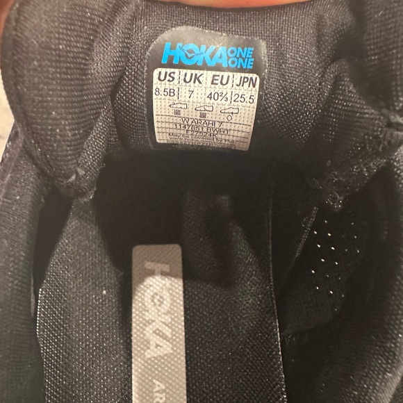 NEW HOKA Women's Arahi 7 Black/White $150 - Size 8.5B - Picture 8 of 8